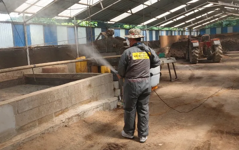 축사 방역 소독 작업