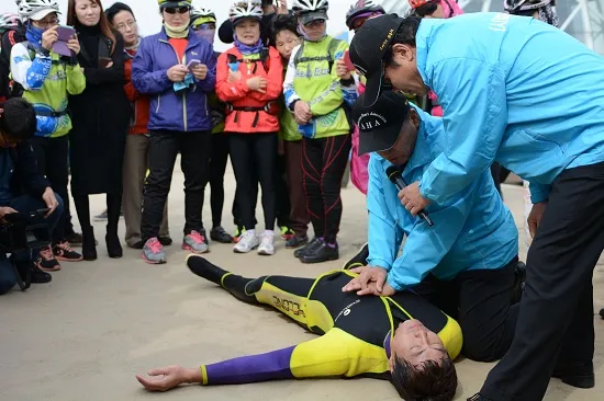 야외 CPR 응급처치 시연 교육